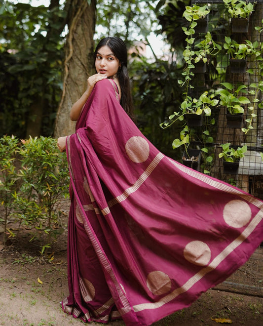 Handloom Silk SareeRS. 870/- (70% Off on MRP Rs.2900-)( DS-220)