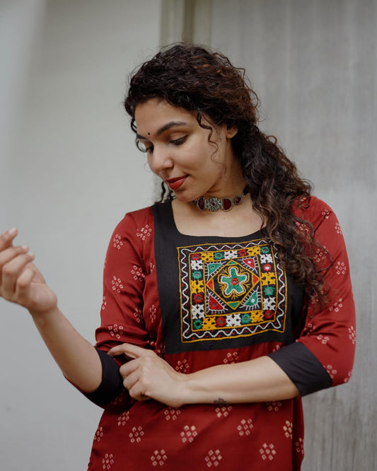 Designer Kurthi (code- 1210bk)