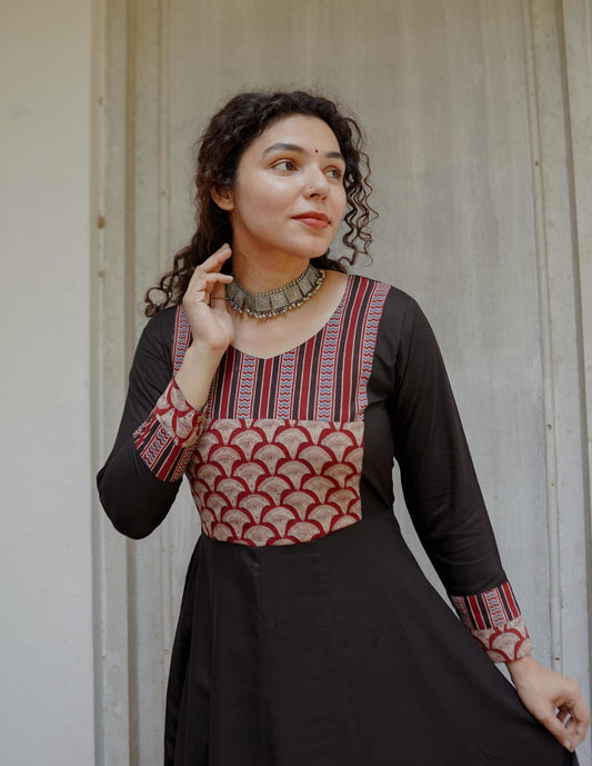 Designer Kurthi (code- 1197bk)