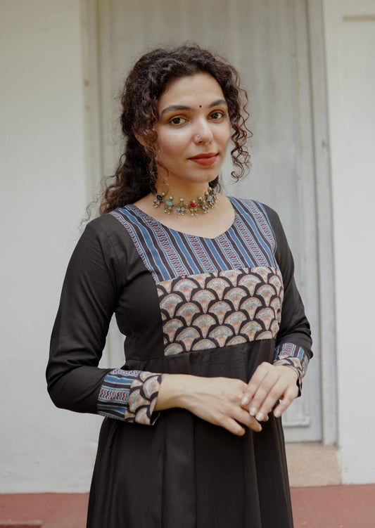 Designer Kurthi (code-1196bk)