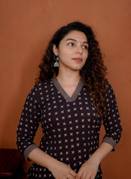 Designer Kurthi (Code-1671 BK)