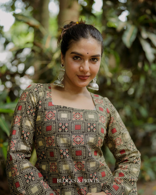 Short Top (Code-2113 BK)