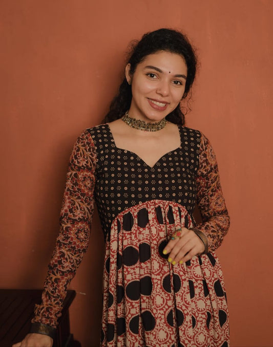 Designer Kurthi (Code - 1950 BK)