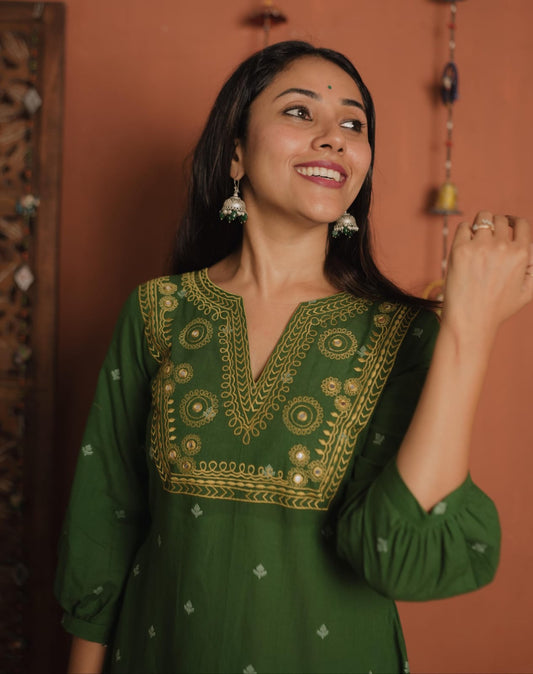 Designer Kurthi (Code - 1915 BK)