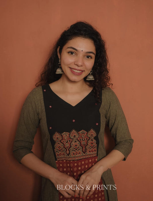 Designer Kurthi (Code - 2068 BK)