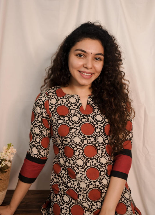 Designer Kurthi (code- 1501 bk)