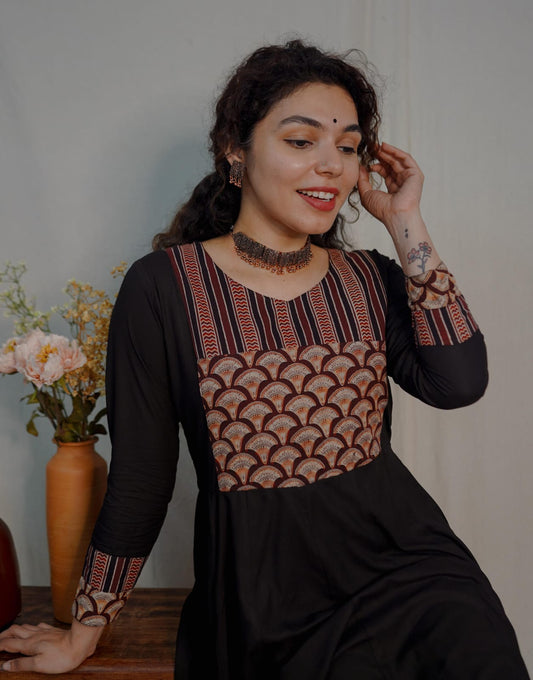 Designer Kurthi (code- 1181bk)
