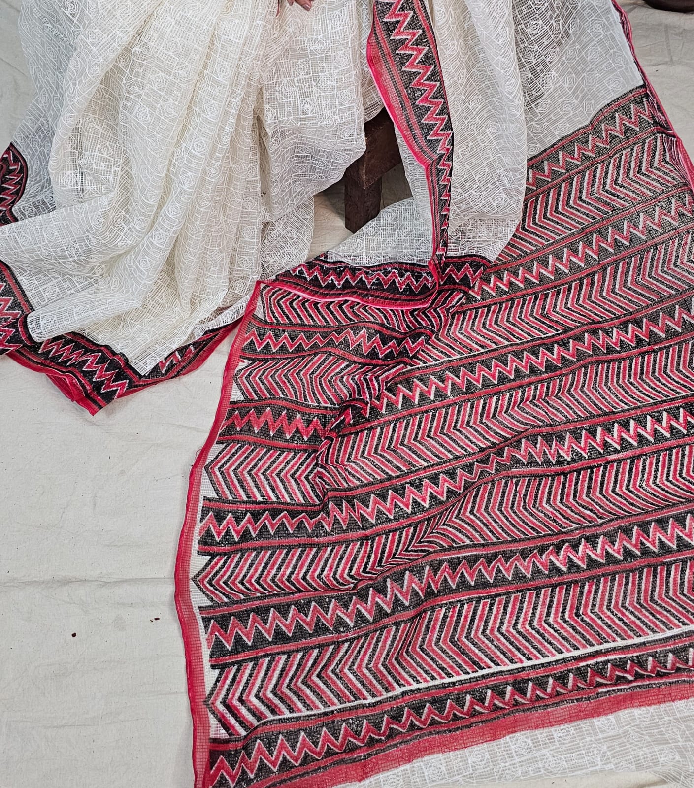 RS.960/- (60% Off on MRP Rs.2400/-)( DS-433)