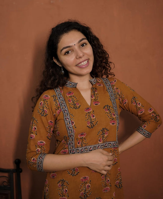 Designer Kurthi (Code - 1826 BK)