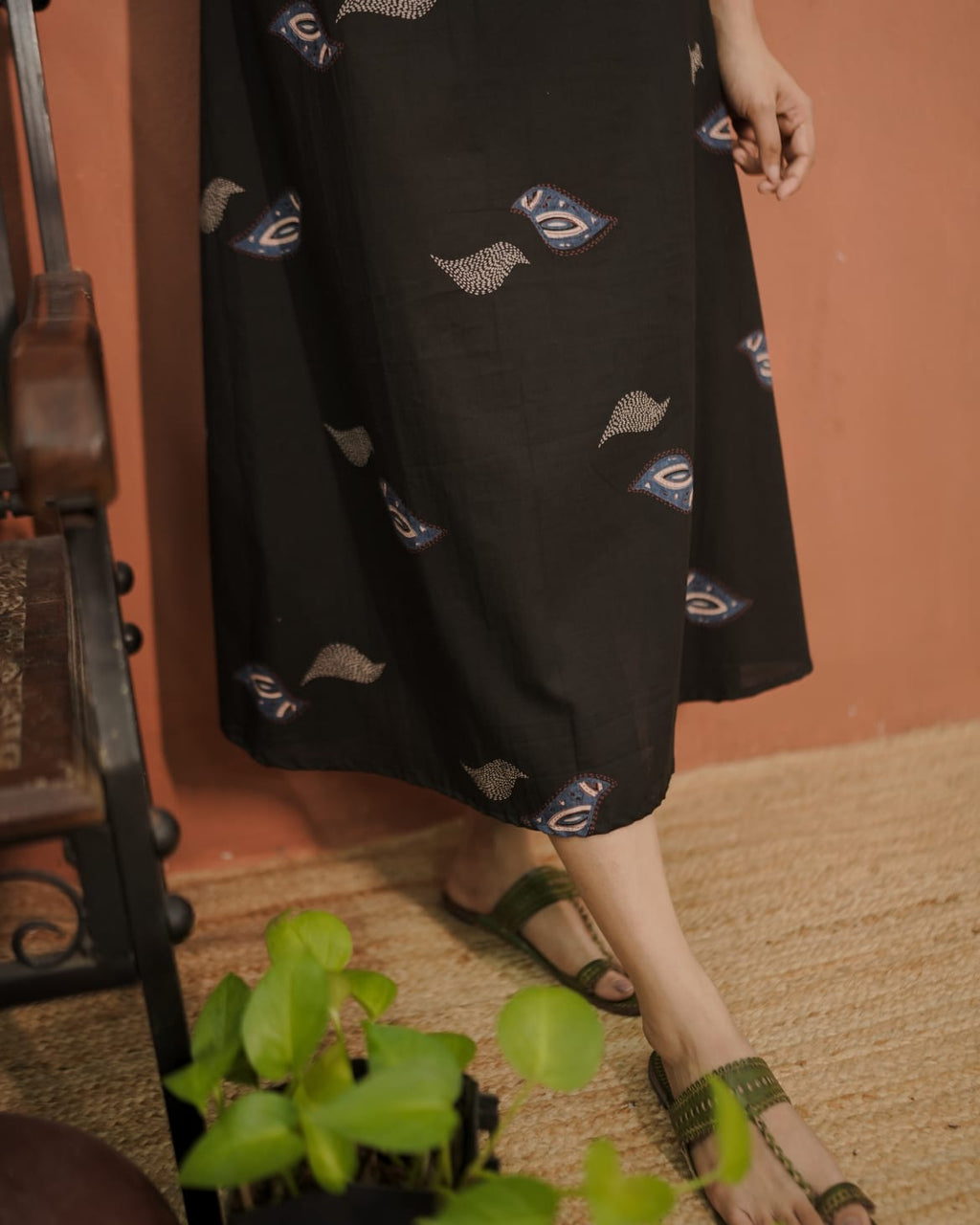 RS .650/- (50% Off on MRP Rs.1300/-) (Code - 1830 BK)