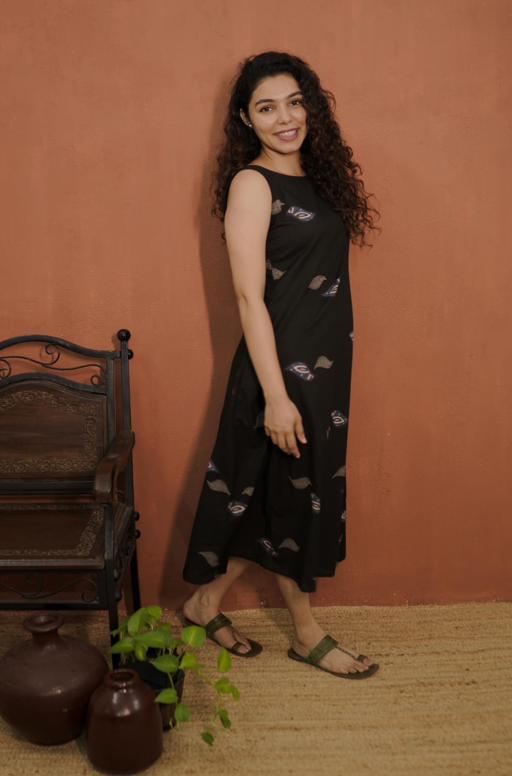 RS .650/- (50% Off on MRP Rs.1300/-) (Code - 1830 BK)