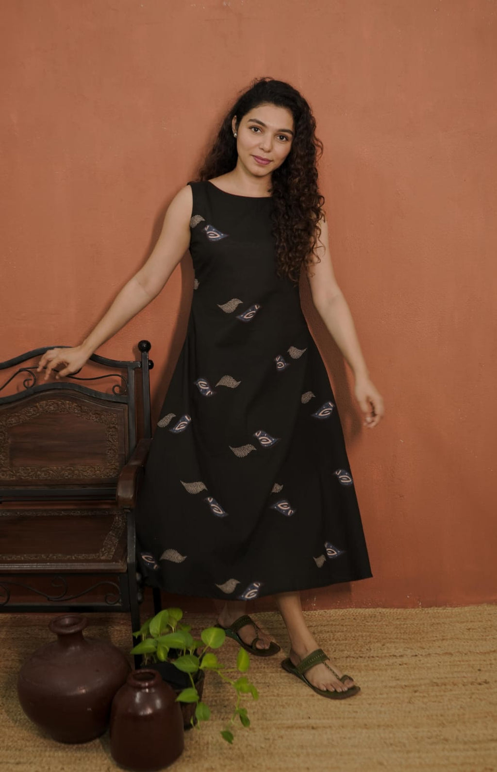 RS .650/- (50% Off on MRP Rs.1300/-) (Code - 1830 BK)