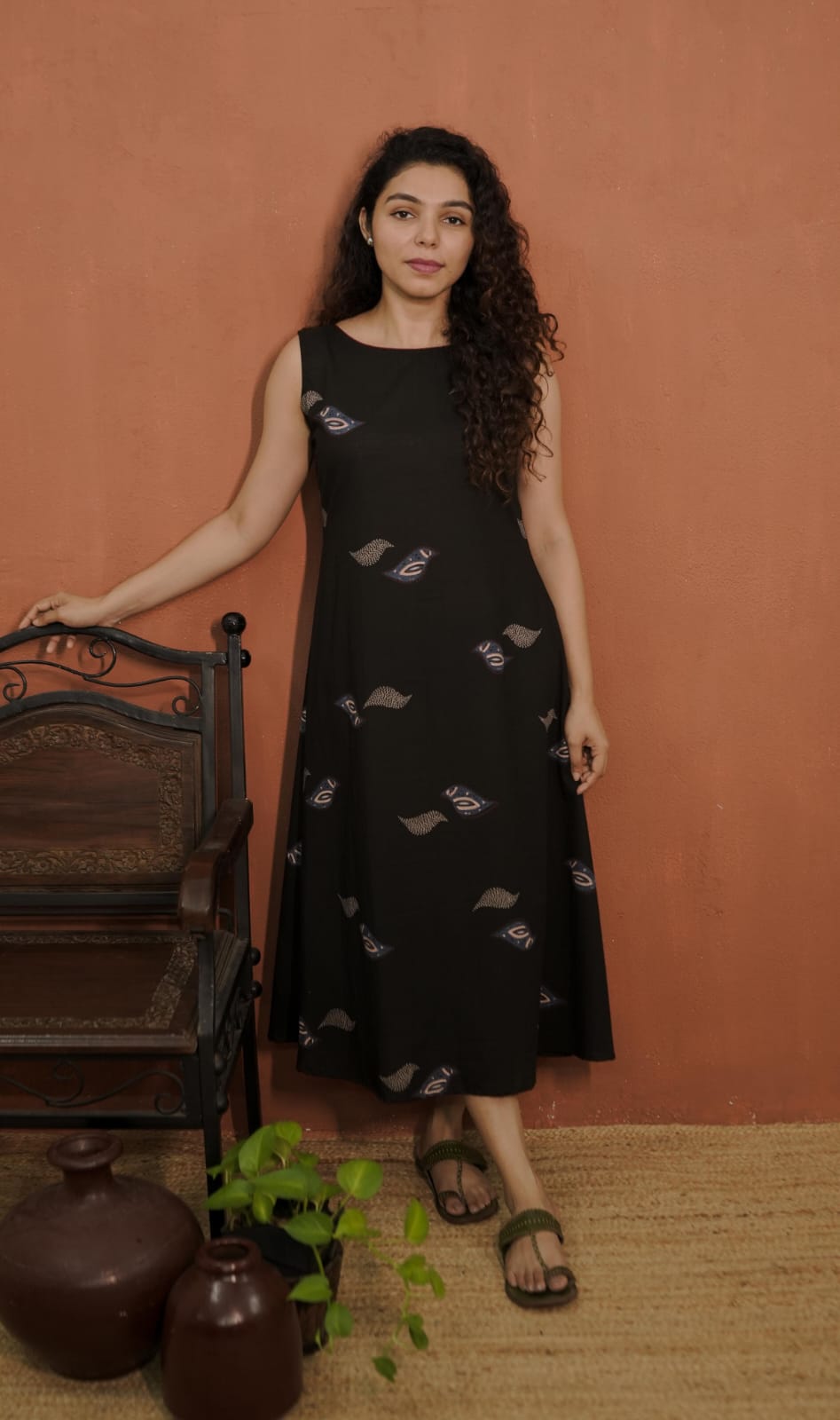RS .650/- (50% Off on MRP Rs.1300/-) (Code - 1830 BK)