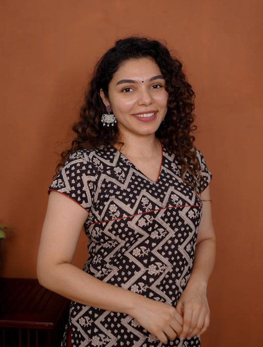 Designer Kurthi(Code - 1677 BK)