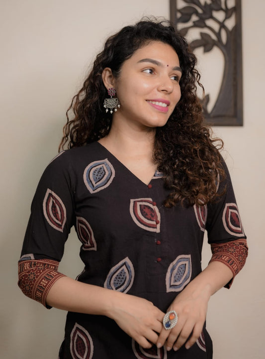 Designer Kurthi(Code-1655 BK)