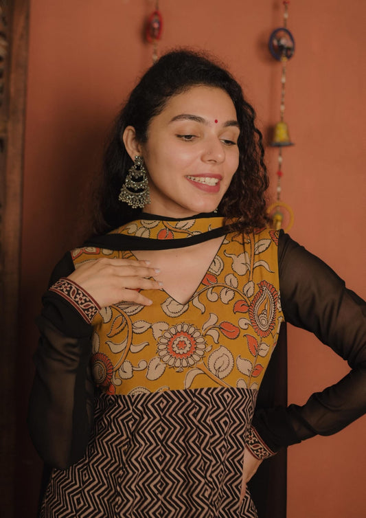 Designer Kurthi & Dupatta Set (Code - 1895 BK)