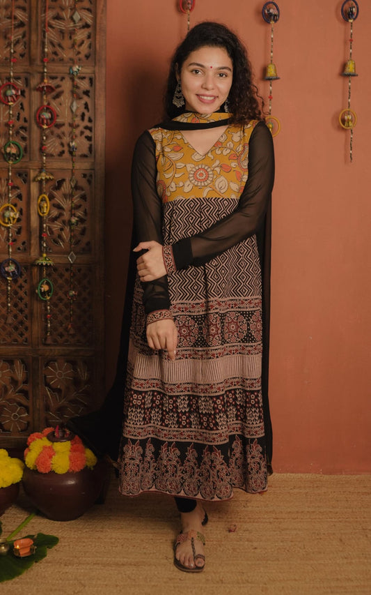 Designer Kurthi & Dupatta Set (Code - 1895 BK)