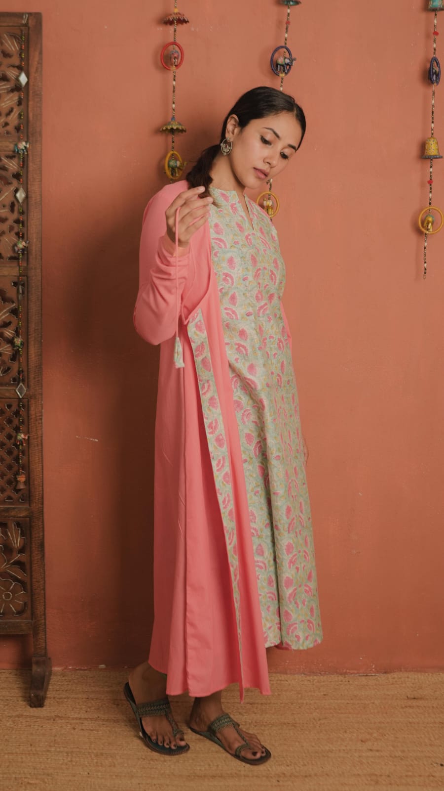 RS.900/- (50%Off on MRP Rs.1800/-) (Code - 1906 BK)