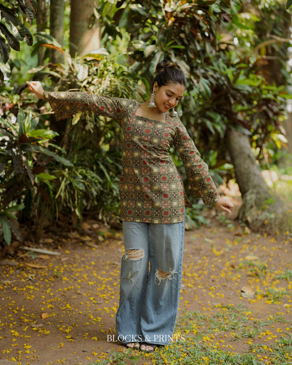 Short Top (Code-2113 BK)