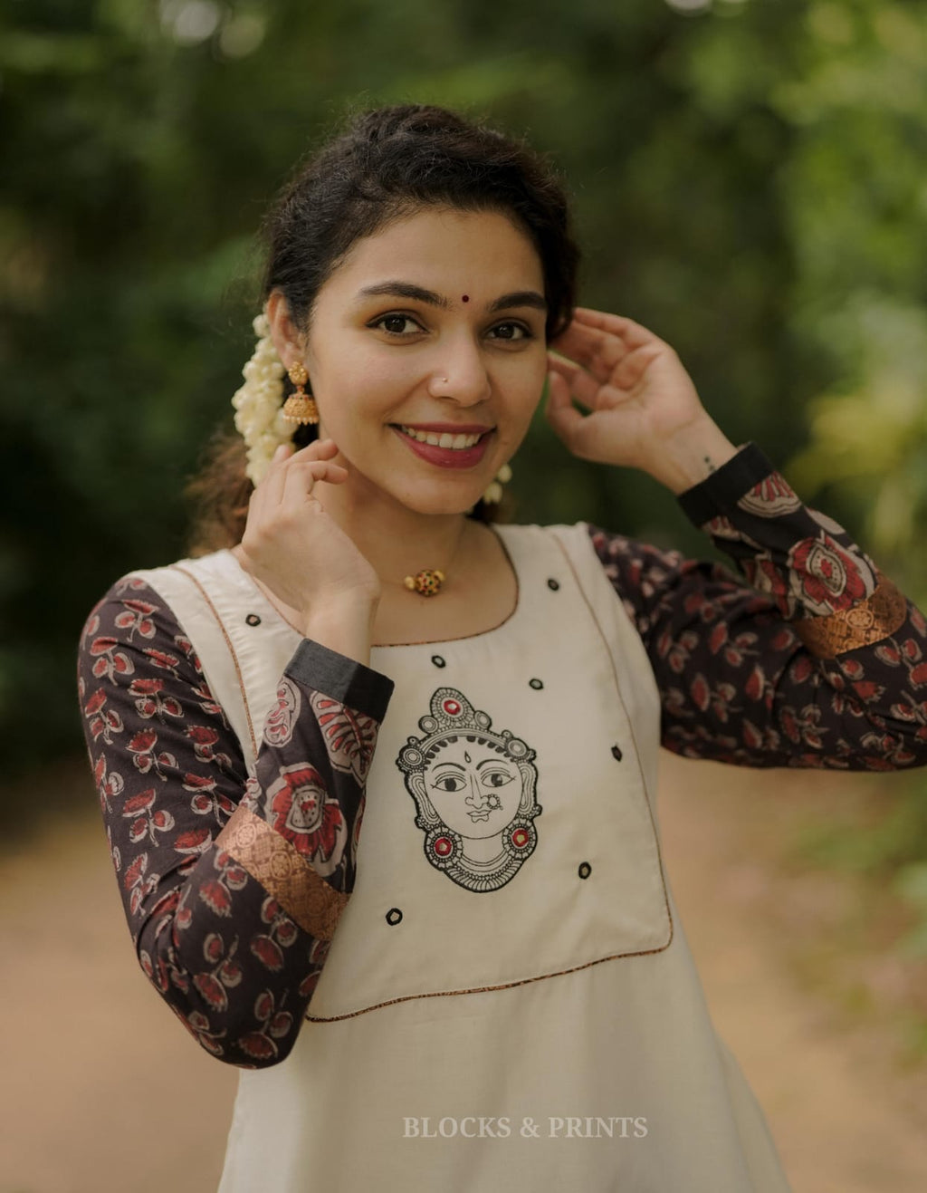RS .950/- (50% Off on MRP Rs.1900/-) (Code-1845 BK)
