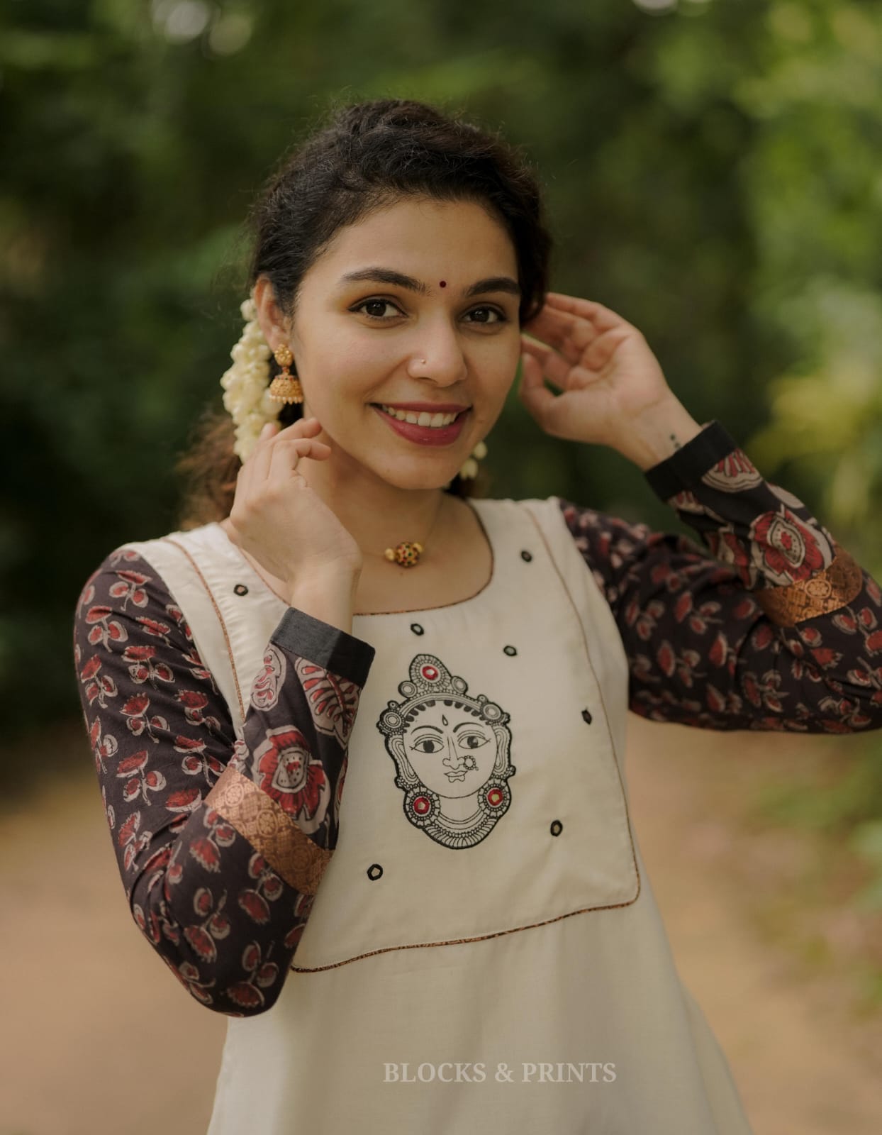 RS .950/- (50% Off on MRP Rs.1900/-) (Code-1845 BK)