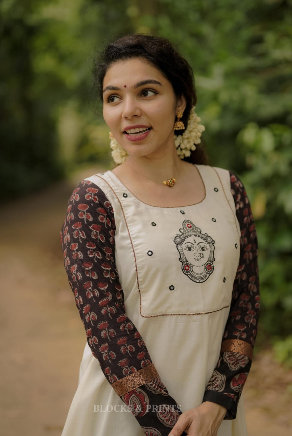RS .950/- (50% Off on MRP Rs.1900/-) (Code-1845 BK)