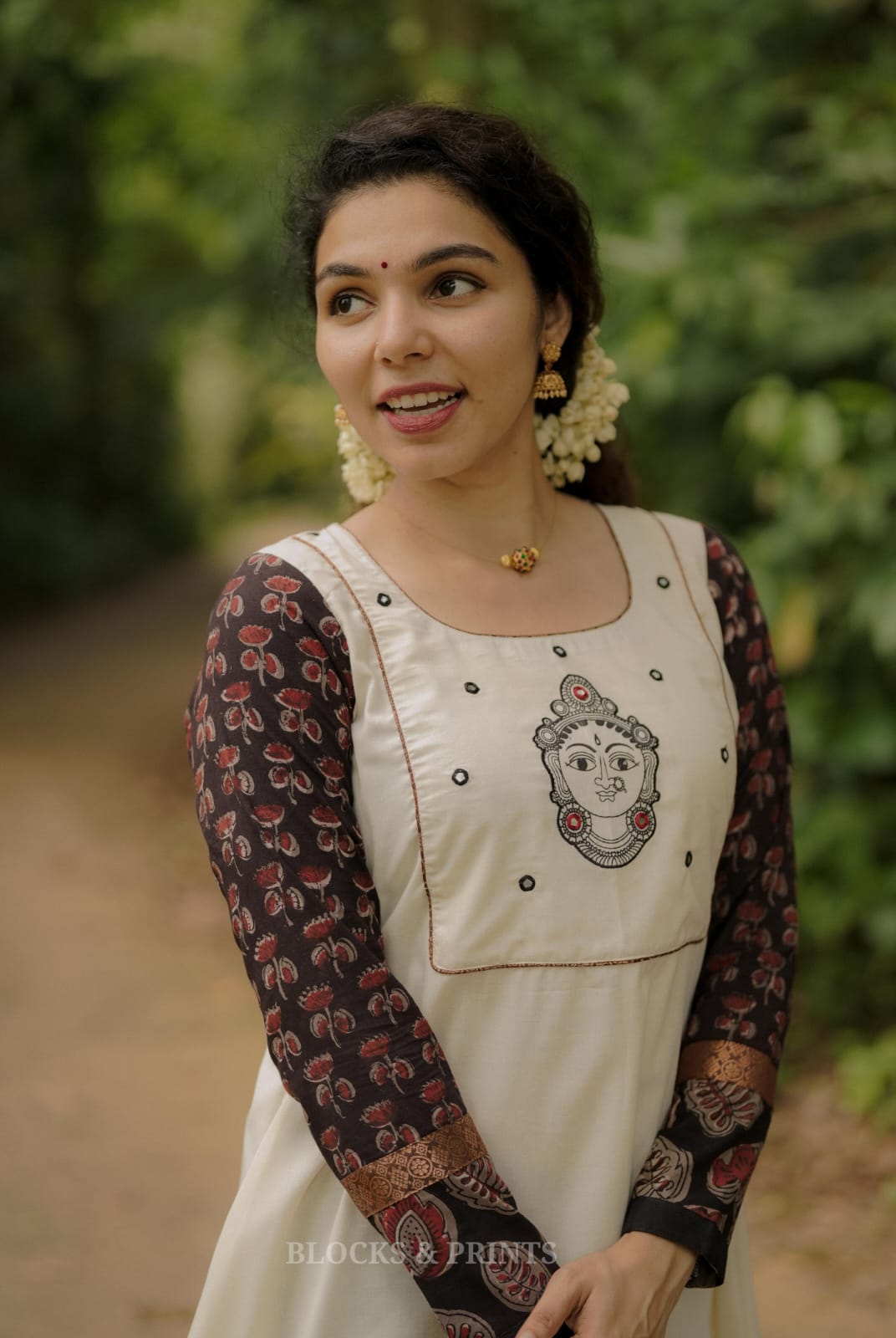 RS .950/- (50% Off on MRP Rs.1900/-) (Code-1845 BK)