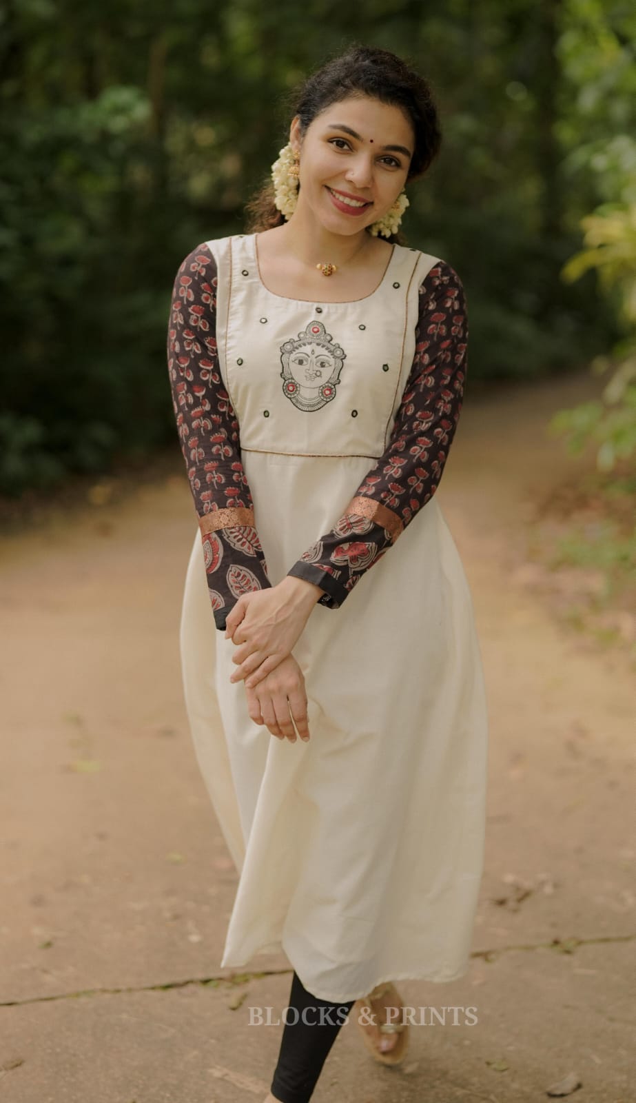 RS .950/- (50% Off on MRP Rs.1900/-) (Code-1845 BK)
