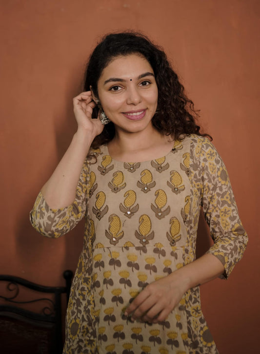 Designer Kurthi (Code - 1833BK)