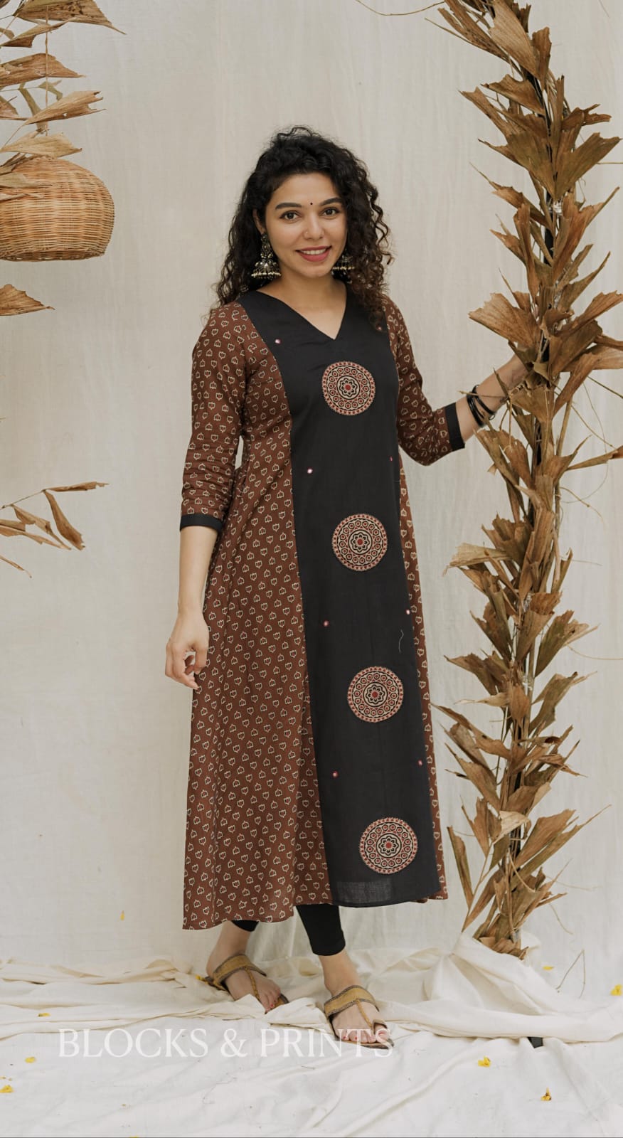 Designer Kurthi (Code - 2075 BK)