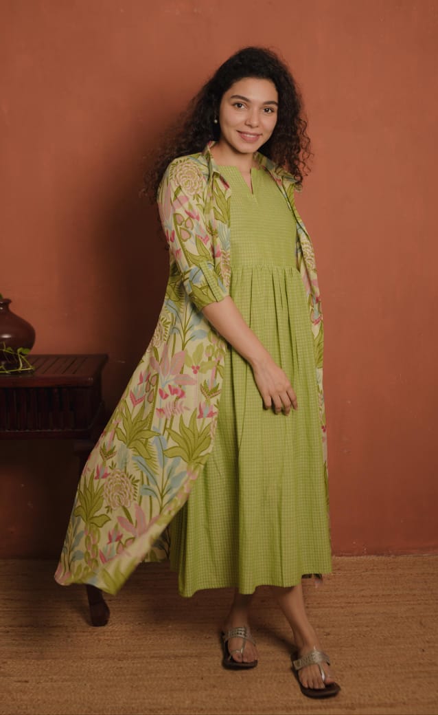 RS .750/- (50% Off on MRP Rs.1500/-) (Code - 1930 BK)