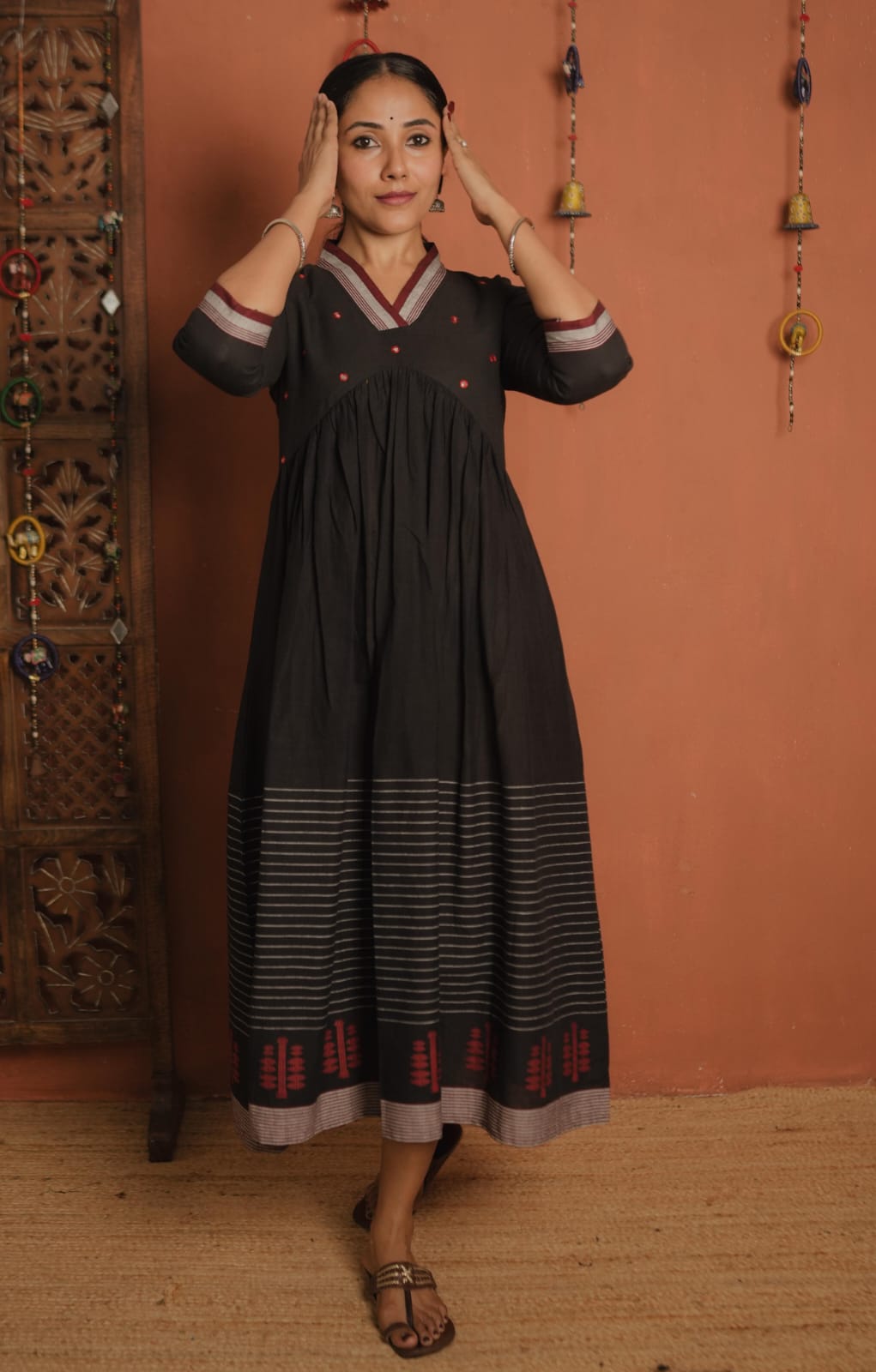 RS.640/- (50%Off on MRP Rs.1280/-) (Code - 1916 BK)