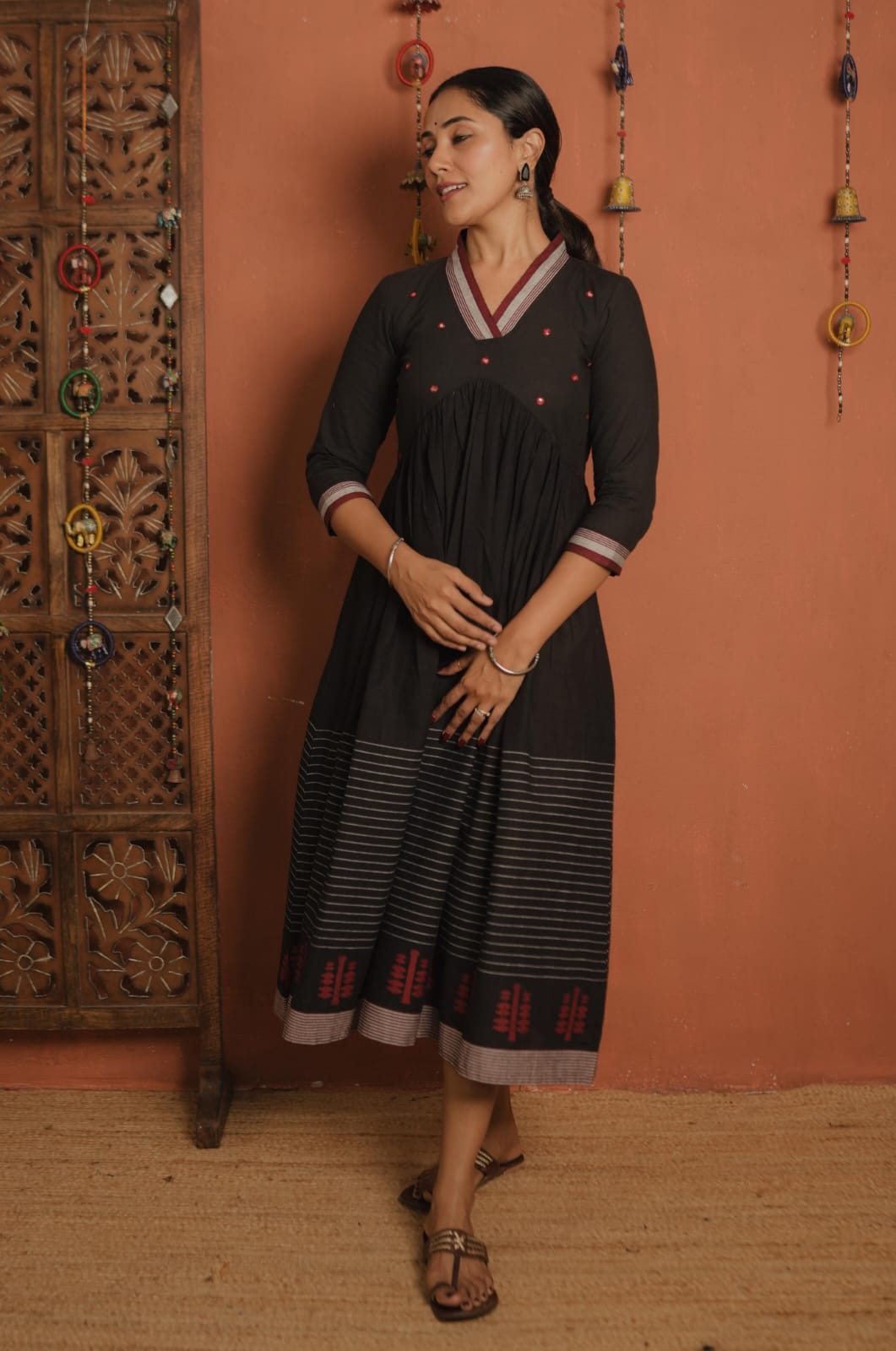RS.640/- (50%Off on MRP Rs.1280/-) (Code - 1916 BK)