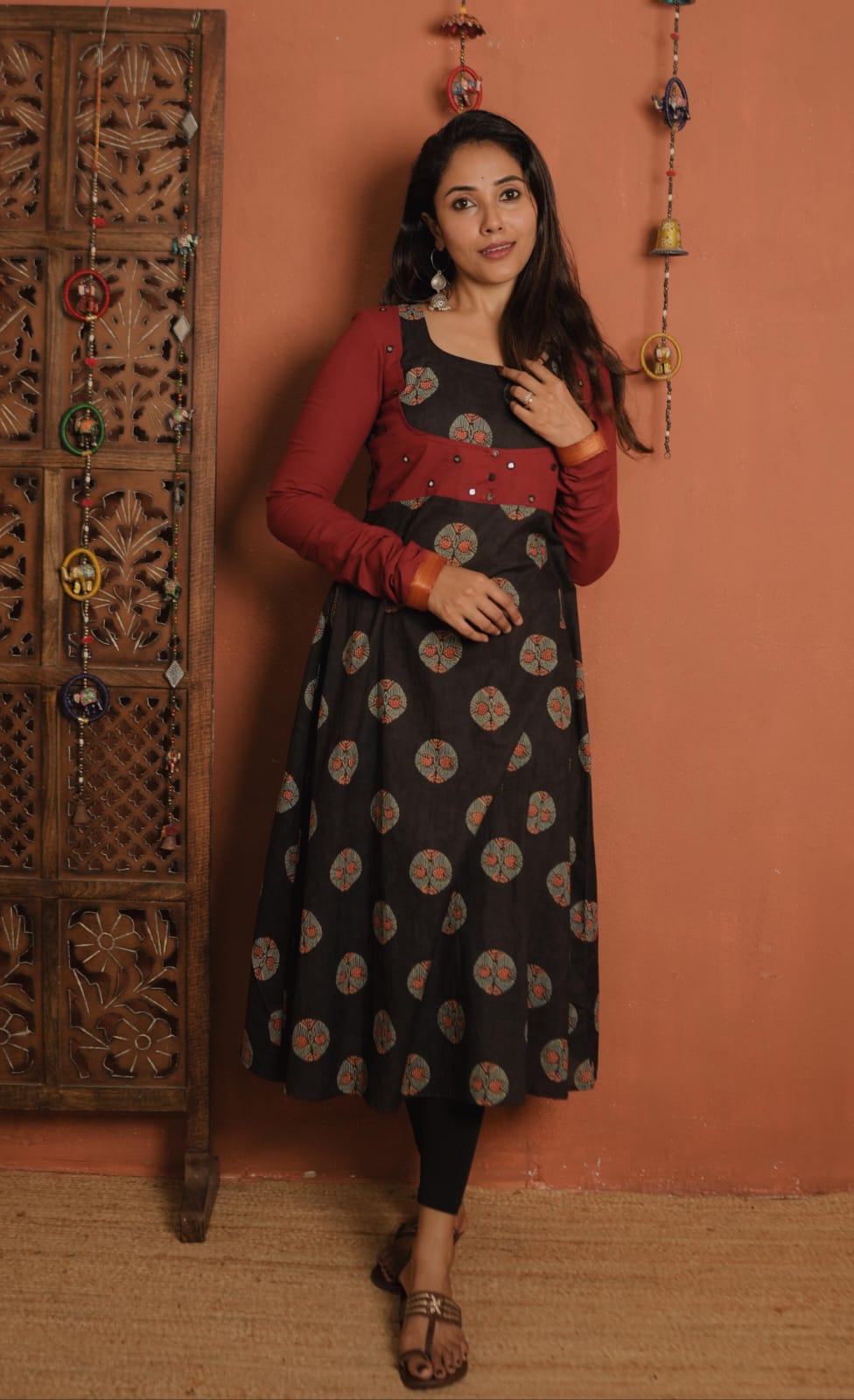 RS.650/- (50%Off on MRP Rs.1300/-) (Code - 1918 BK)