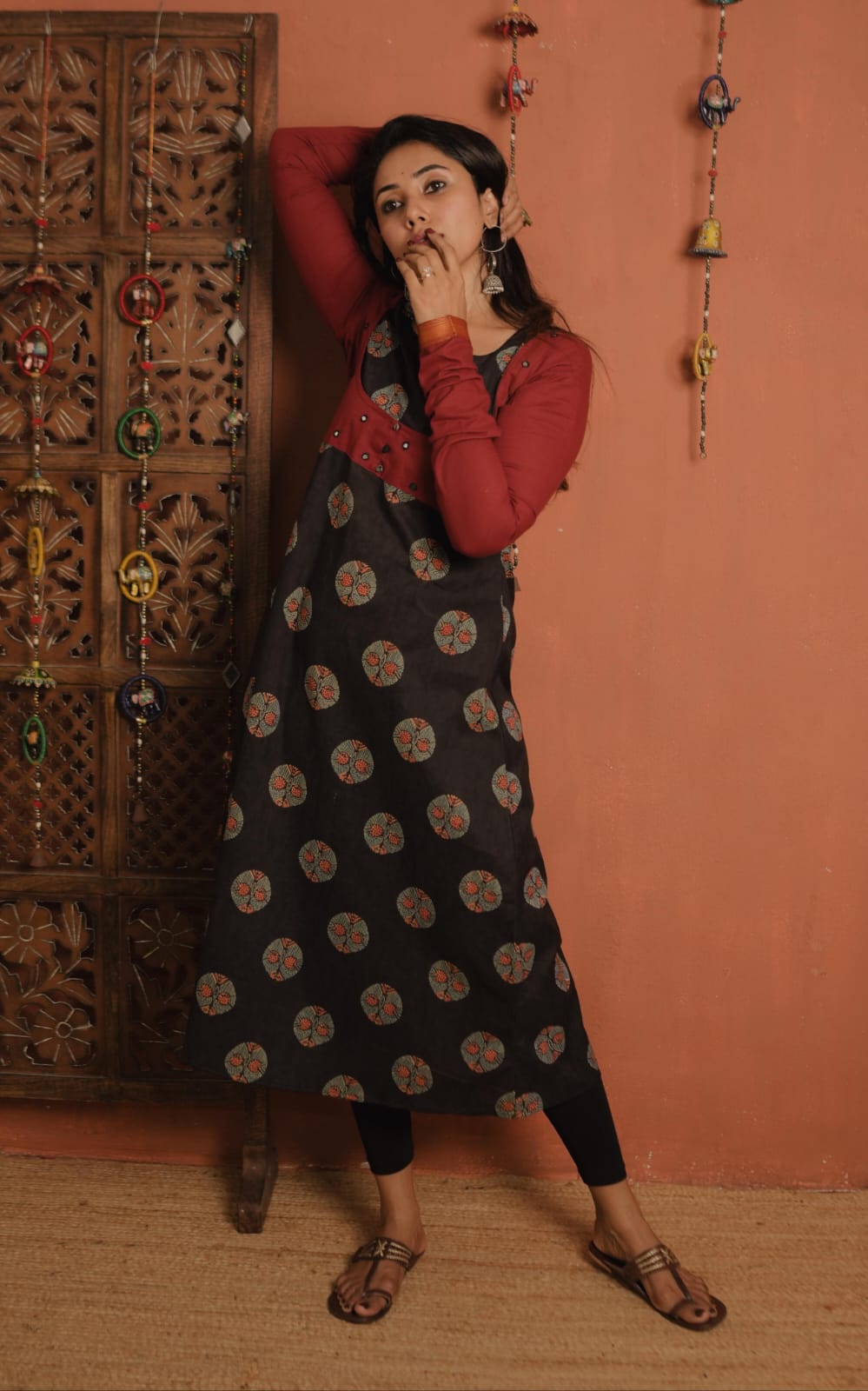 RS.650/- (50%Off on MRP Rs.1300/-) (Code - 1918 BK)