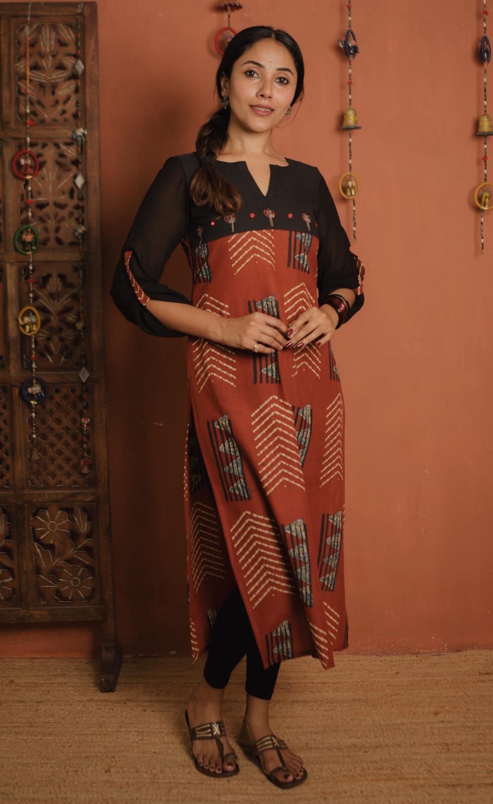 RS.640/- (50%Off on MRP Rs.1280/-)(Code - 1921 BK)