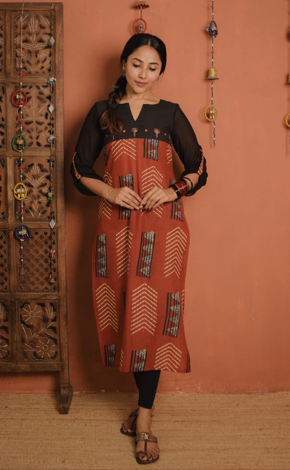 RS.640/- (50%Off on MRP Rs.1280/-)(Code - 1921 BK)