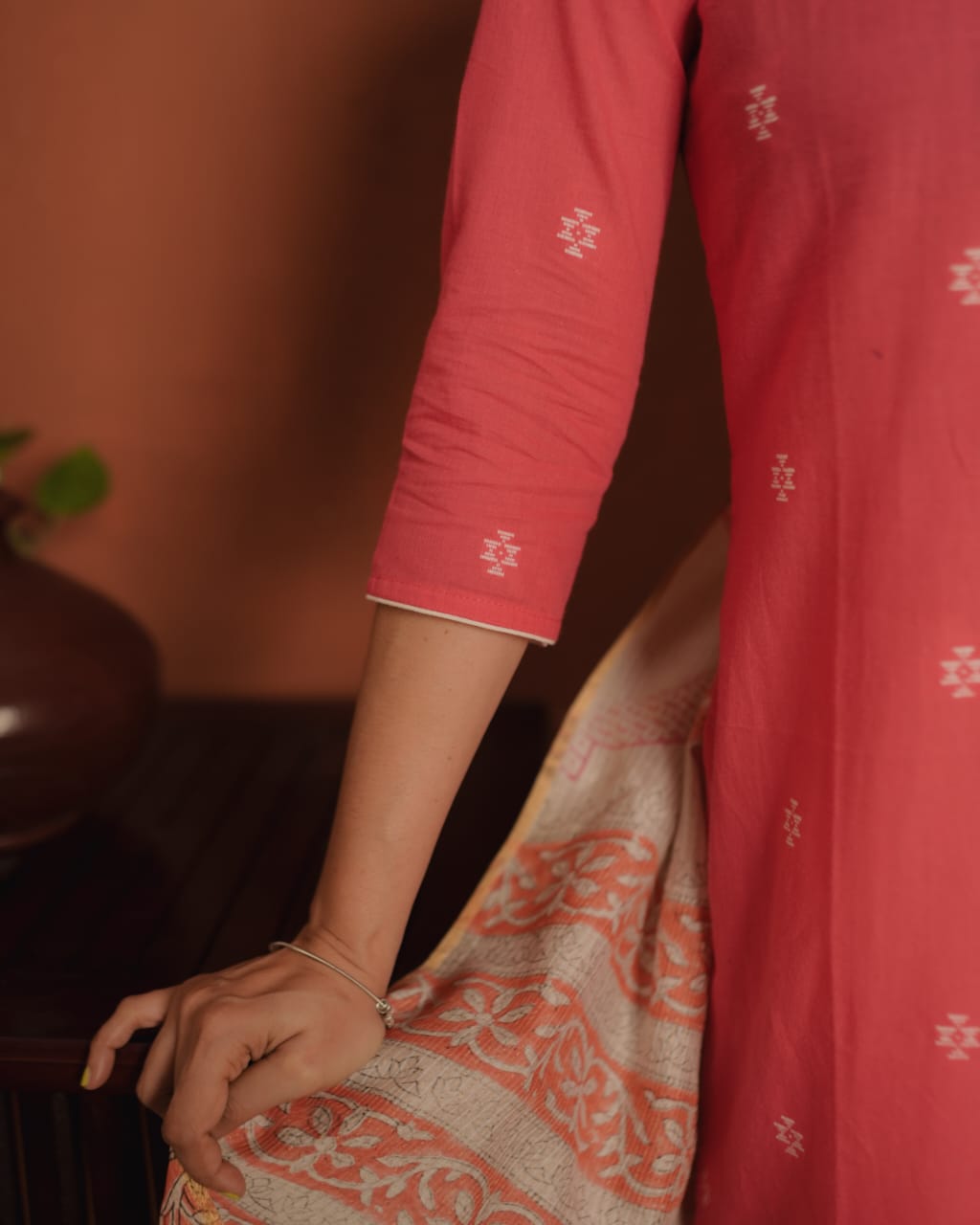 RS.750/- (50%Off on MRP Rs.1500/-) (Code - 1937 BK)