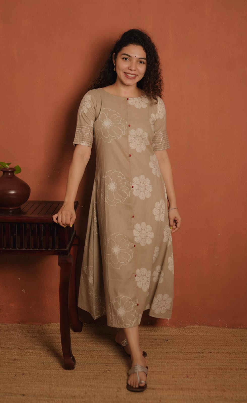 RS.550/- (50%Off on MRP Rs.1100/-) (Code - 1942 BK)