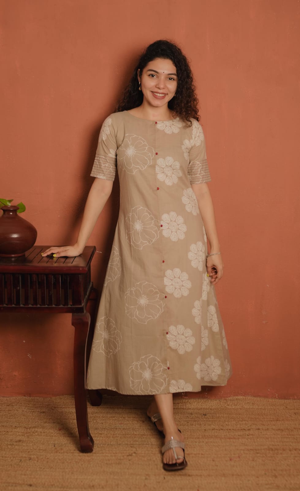 RS.550/- (50%Off on MRP Rs.1100/-) (Code - 1942 BK)