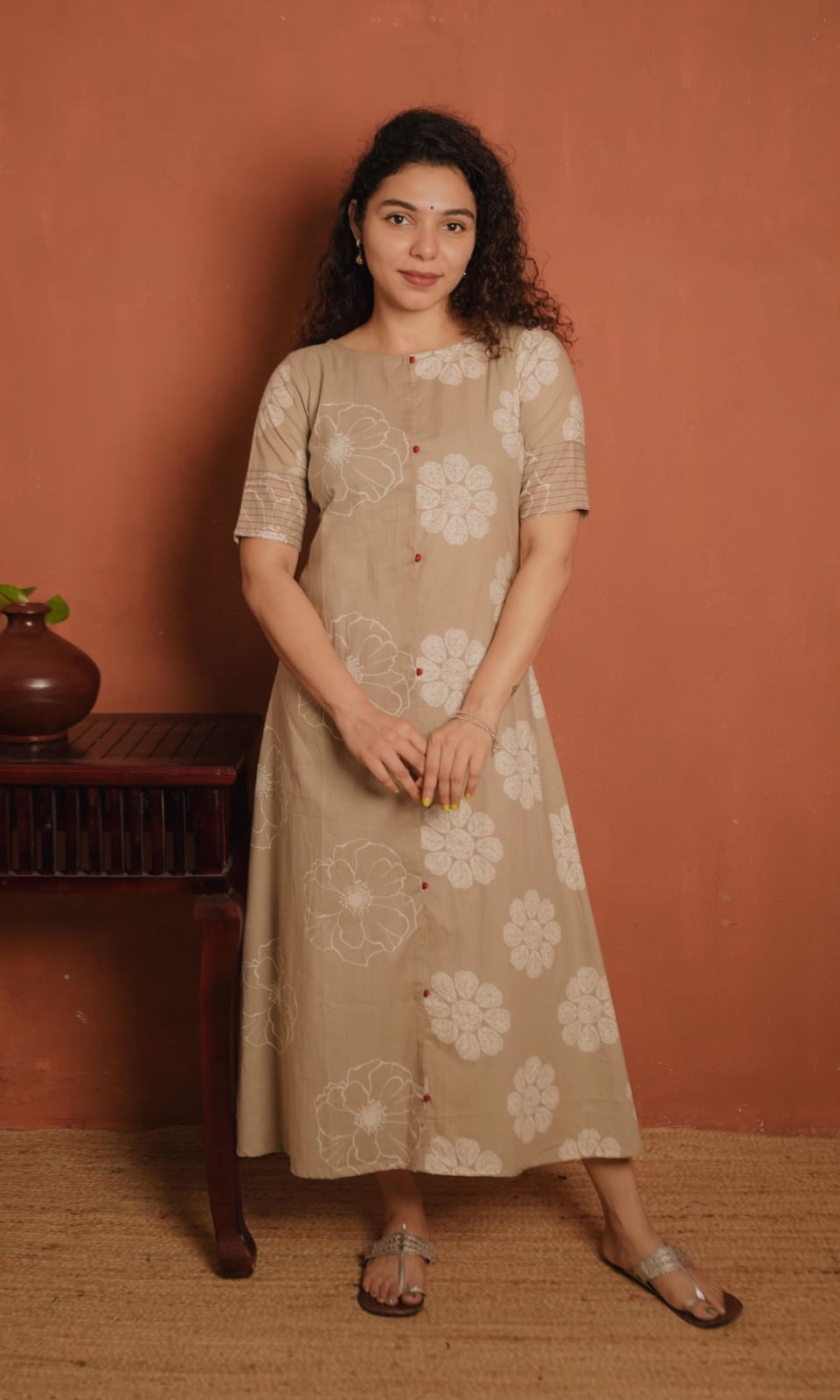 RS.550/- (50%Off on MRP Rs.1100/-) (Code - 1942 BK)