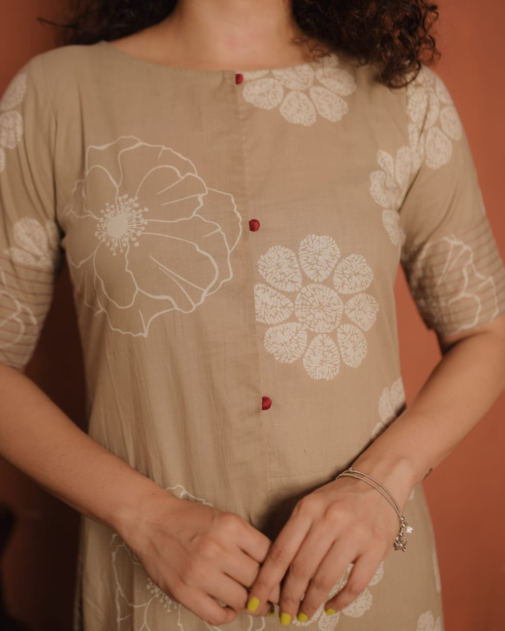 RS.550/- (50%Off on MRP Rs.1100/-) (Code - 1942 BK)