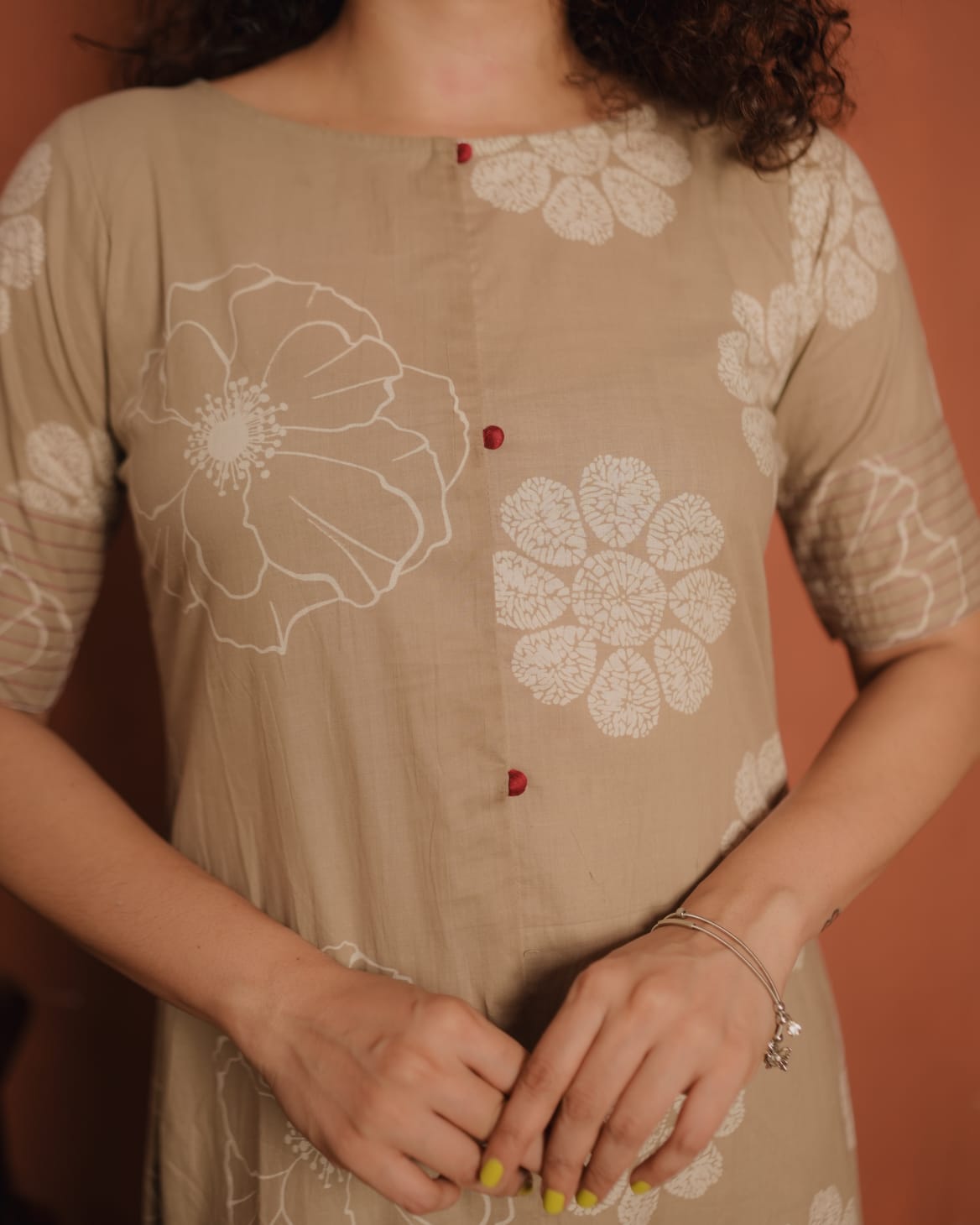 RS.550/- (50%Off on MRP Rs.1100/-) (Code - 1942 BK)