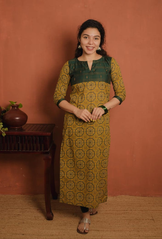 Designer Kurthi (Code - 1946 BK)