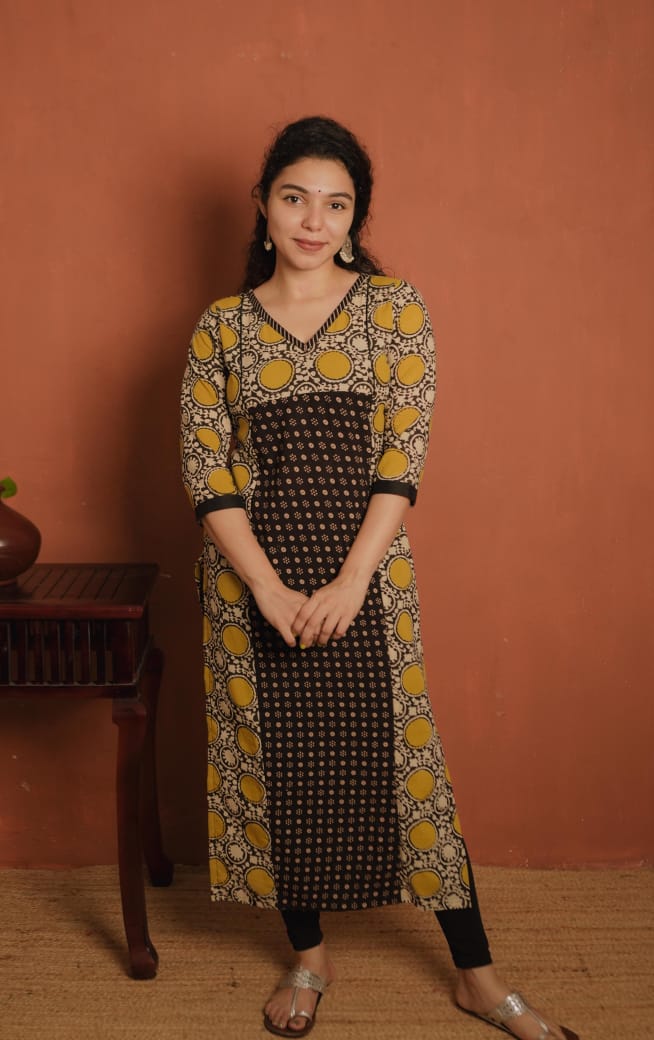 RS.600/- (50%Off on MRP Rs.1200/-) (Code - 1951 BK)