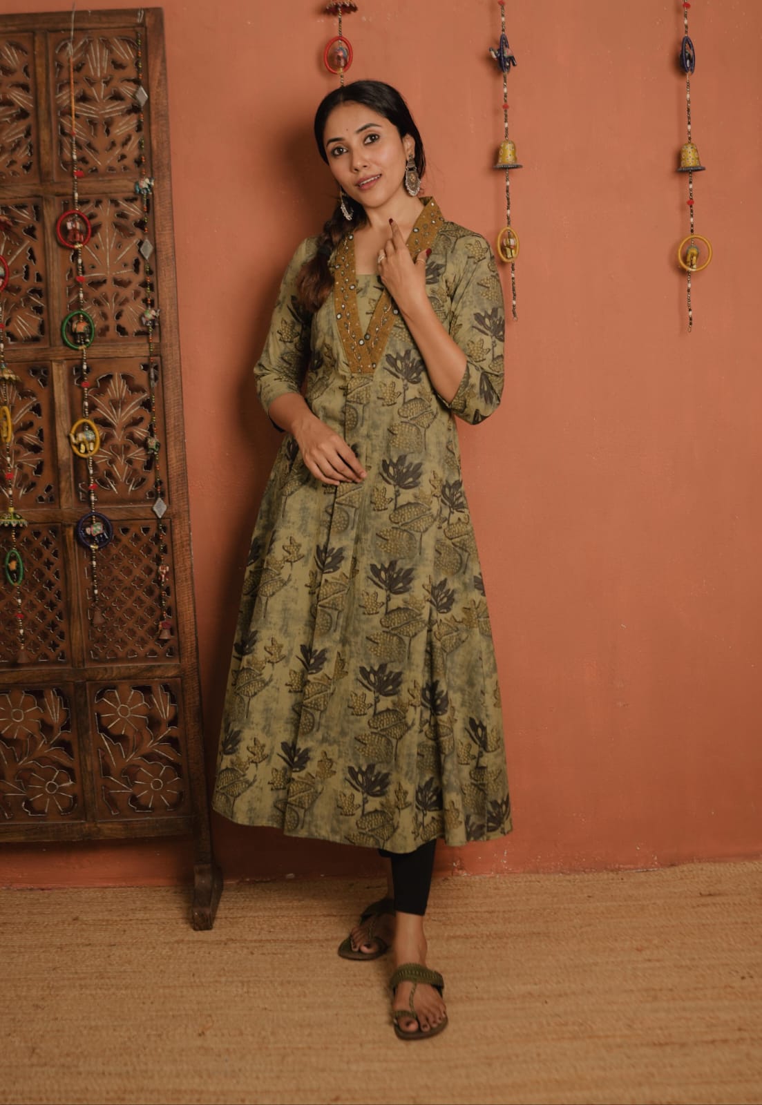 RS.700/- (50%Off on MRP Rs.1400/-) (Code - 1919 BK )