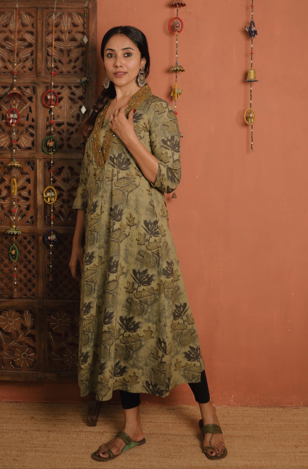 RS.700/- (50%Off on MRP Rs.1400/-) (Code - 1919 BK )