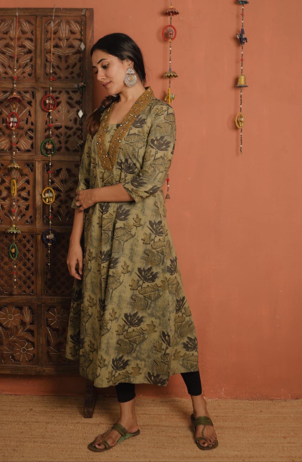 RS.700/- (50%Off on MRP Rs.1400/-) (Code - 1919 BK )