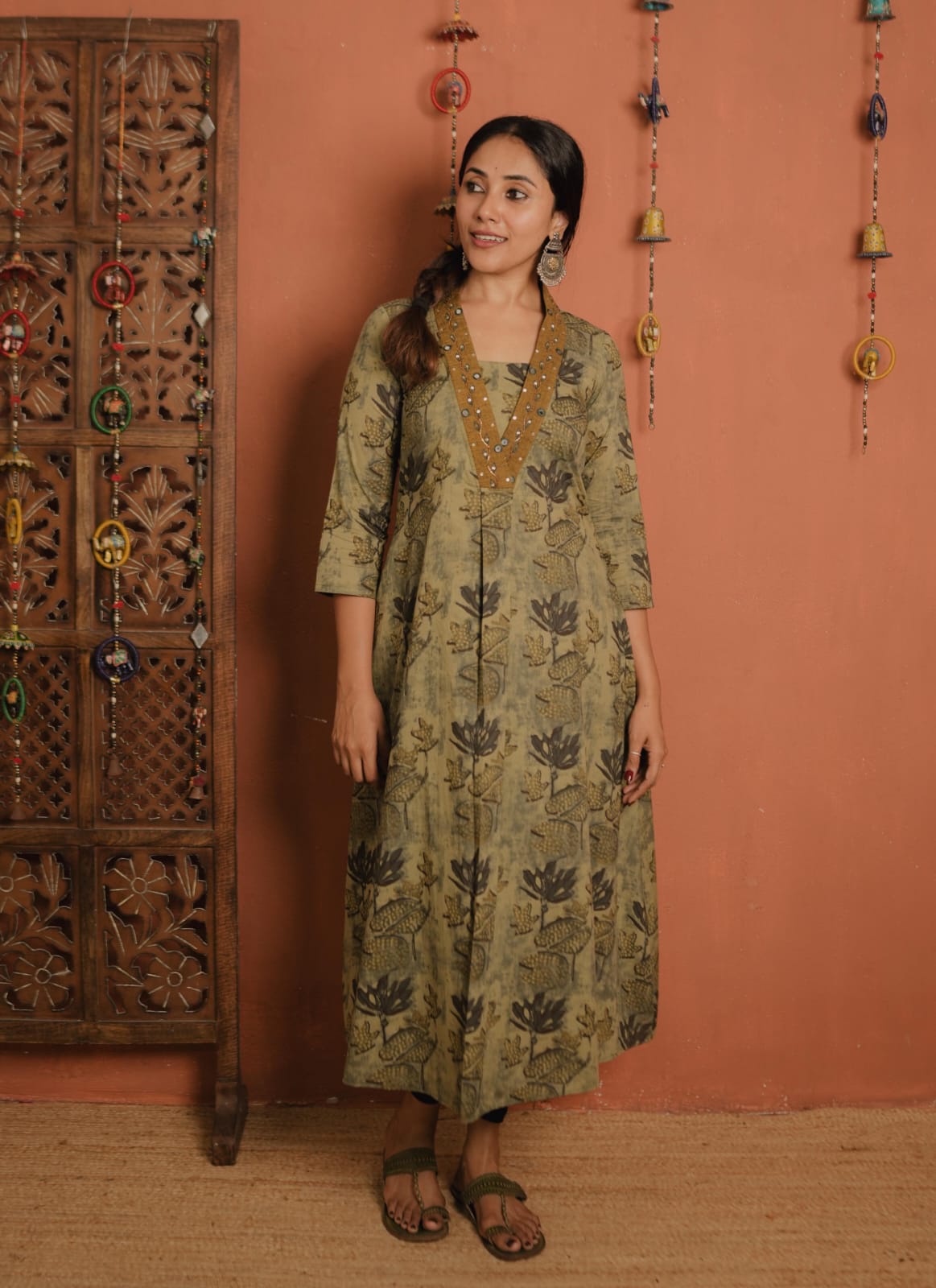 RS.700/- (50%Off on MRP Rs.1400/-) (Code - 1919 BK )