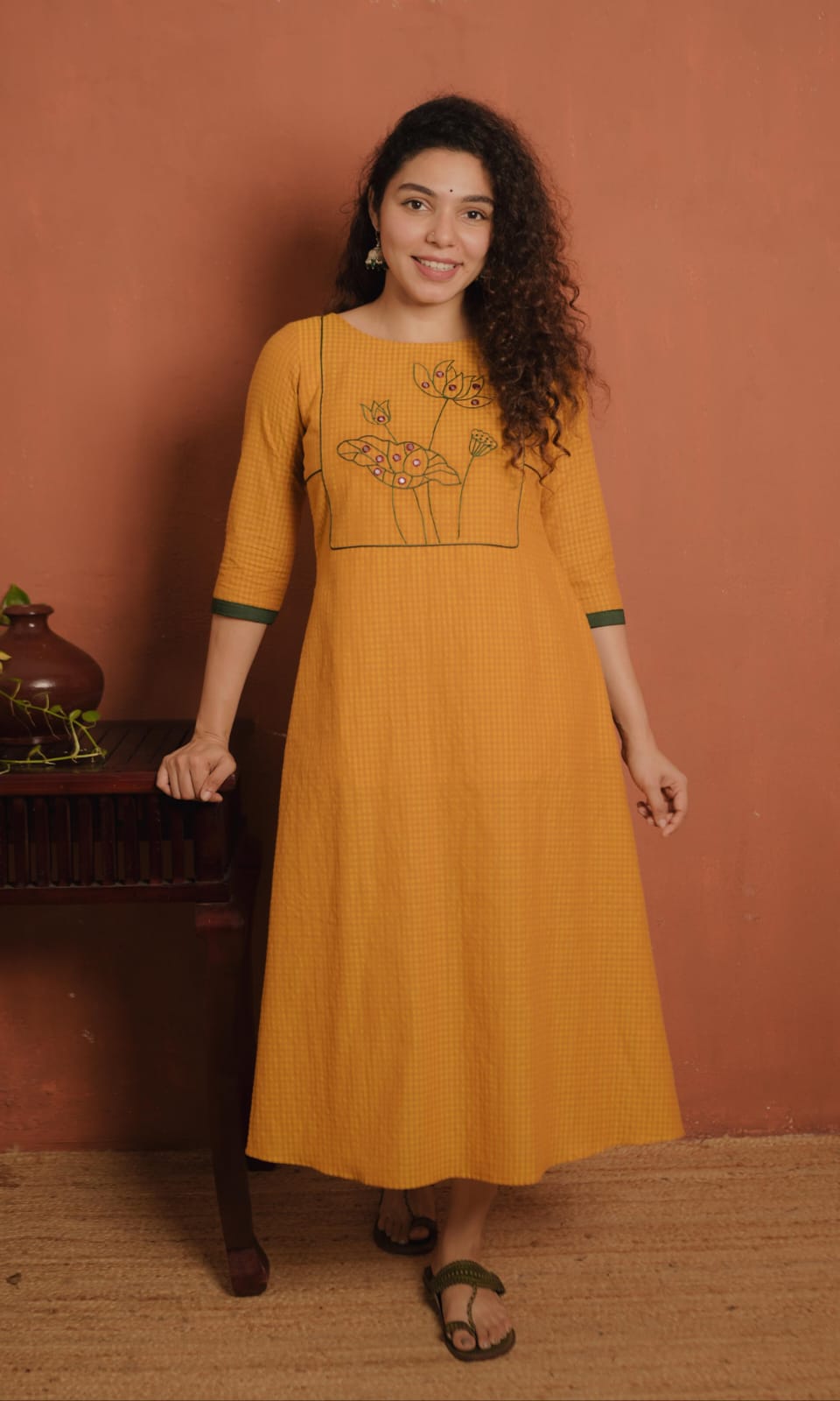 RS .640/- (50% Off on MRP Rs.1280/-)(Code - 1932 BK)
